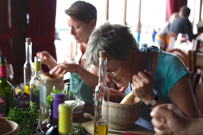 Bodegas Monje Winery Ticket w/Wine Tasting & Mojo Sauce Workshop - How the 11:00 slot (and other times) plays out in real life