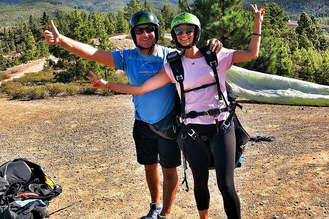 GOLD paragliding flight including videos/photos, t-shirt and a bottle of Cava - Flying toward La Caleta beach and what happens when conditions shift
