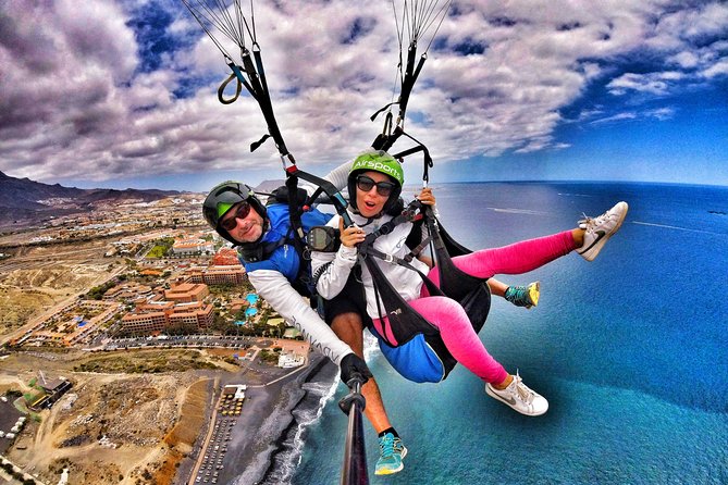 GOLD paragliding flight including videos/photos, t-shirt and a bottle of Cava - Videos and photos: what you get and why it matters