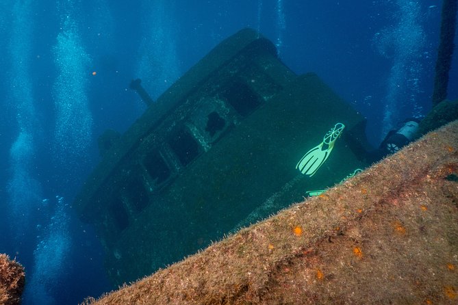 Guided Boat Dives for Certified Divers - The briefing style that helps you feel responsible (fast)
