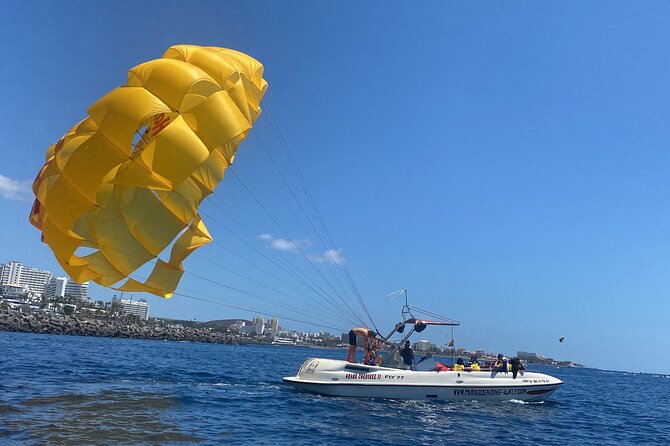 Parasailing flights on the coast of Adeje in Tenerife - About the timing: why it takes about an hour