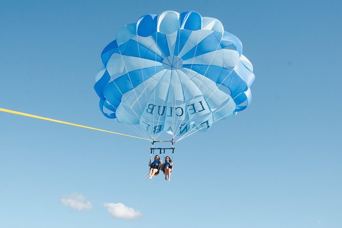 Parascending in Tenerife - Safety briefing and gear: life vest first, then you fly