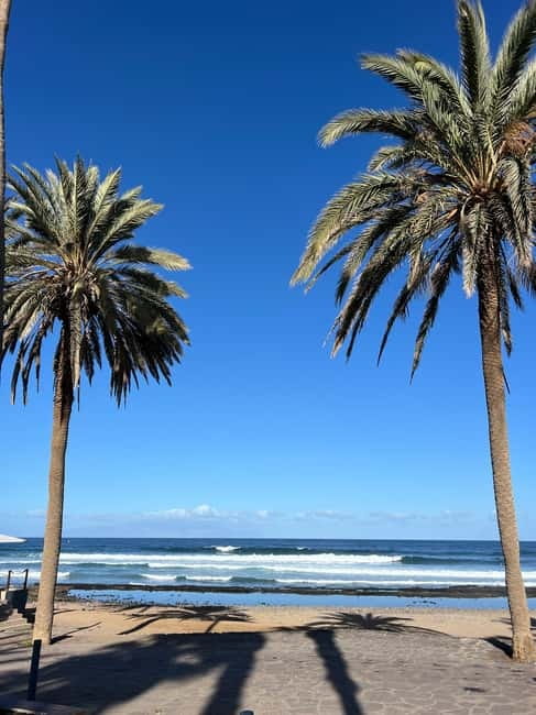 Playa de las Americas: lezione di surf con tutto incluso - Gear is included: surfboard, wetsuit, rash guard, and why it matters