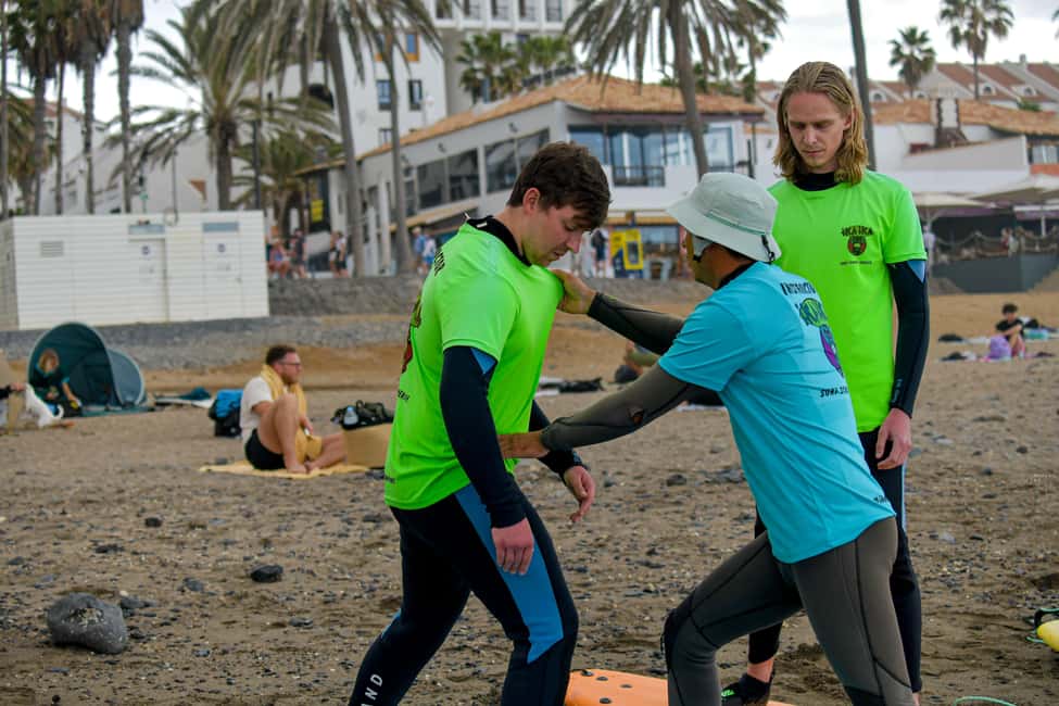 Playa de las Americas: lezione di surf con tutto incluso - After the lesson: photos, showers, and an Atlantic sunset