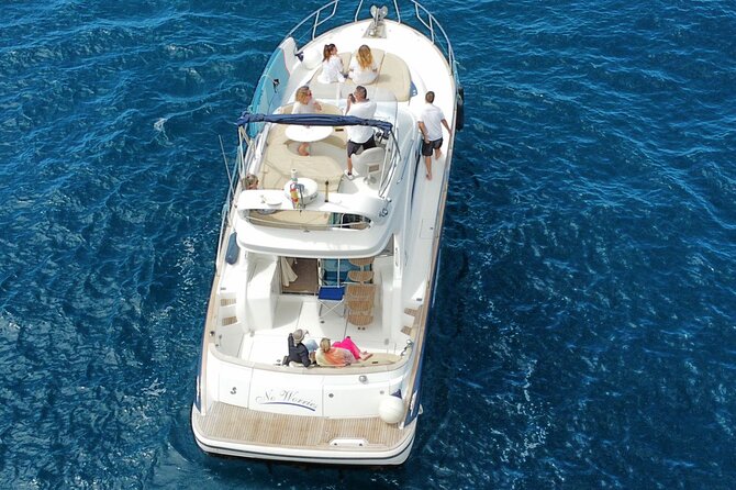 Private Luxury Motor Boat 2, 3 and 4 Hour Charters - What the crew attention looks like in real life