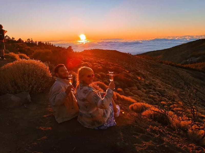 Puerto Cruz: VIP Teide Sunset & Stars, Guachiche Lunch+Cava - Guachinche El Cubano lunch: where the day gets grounded