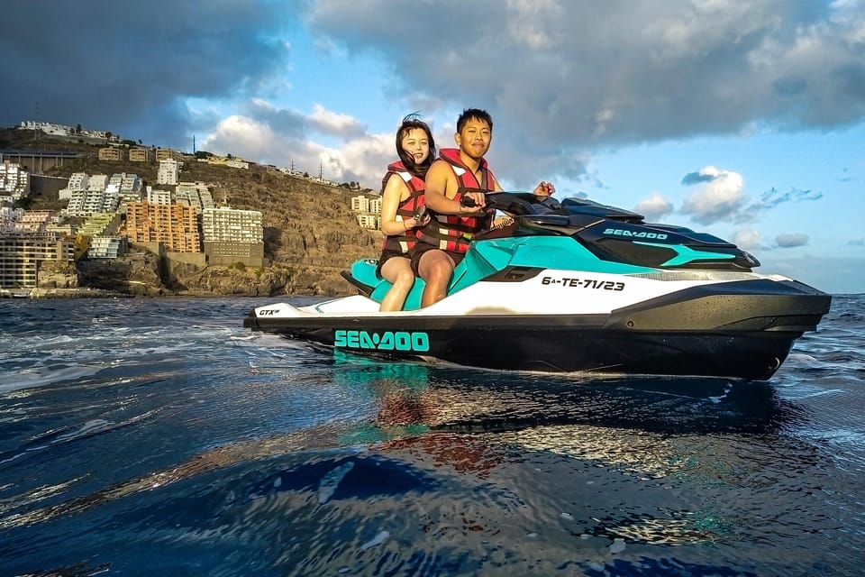 Ride the Atlantic Ocean - Photos, Swimming, and How to Make Your Hour Feel Longer