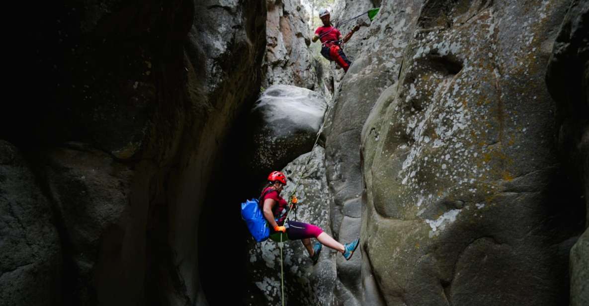 Santa Cruz de Tenerife: Vilaflor Canyoning Tour - Meeting at Calle Sta. Catalina and getting ready without stress