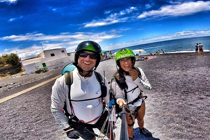 SILVER 1000m paragliding tandem flight above South Tenerife - Tandem Paragliding at 1000m: What the Flight Feels Like