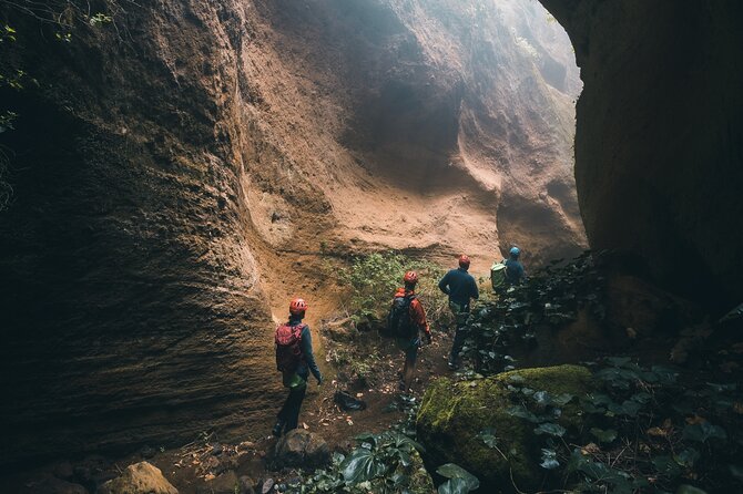 Small-Group Half-Day Canyoning in La Orotava - The first rappel: a clear taste of the real thing (about 22 meters)