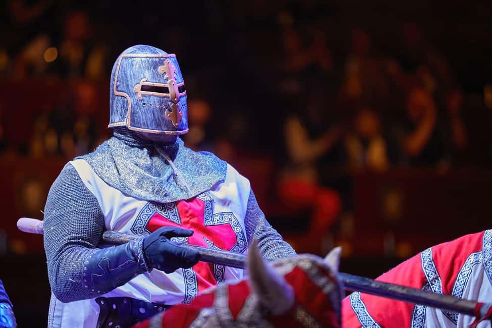 Tenerife: Castillo San Miguel Medieval Show with Dinner - Dinner during the jousting: what you actually eat and drink