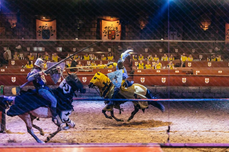 Tenerife: Castillo San Miguel Medieval Show with Dinner - VIP seating and the cava glass: is it worth paying more