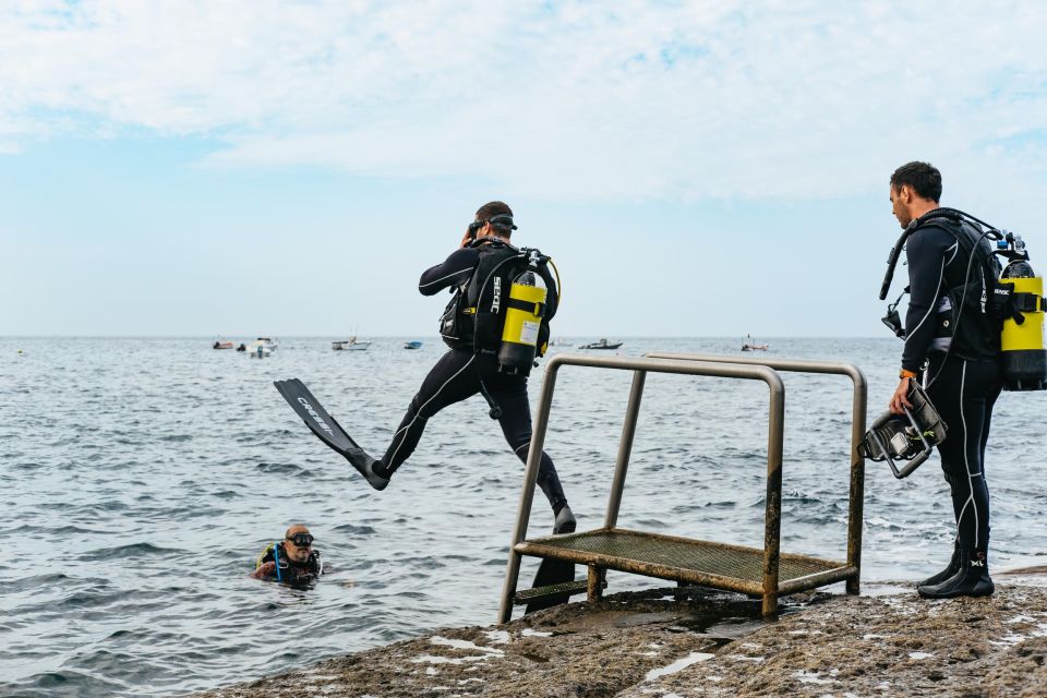 Tenerife: Scuba Diving Experience with Instructor and Gear - After the water: debrief, coffee or tea, diploma, and your media pack