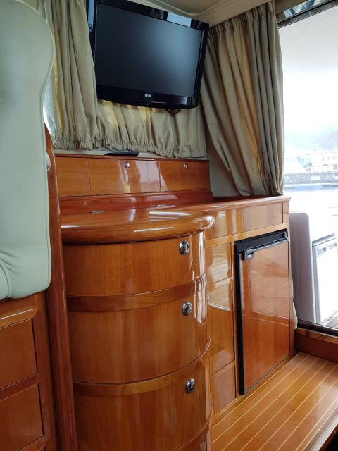 Tenerife south: safari with luxury boat , animals encounters - Comfort at sea: boat setup, bathroom access, and deck time