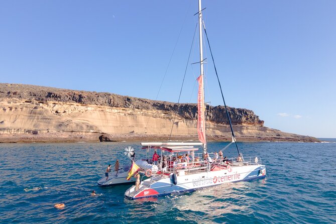 Watching and Listening Whales visiting Los Gigantes&Masca. Food&drinks included - Comfort on the catamaran: staying relaxed in real conditions